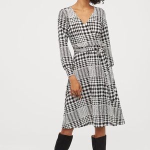 H&M Dogtooth Checked Wrap-Dress Size Medium